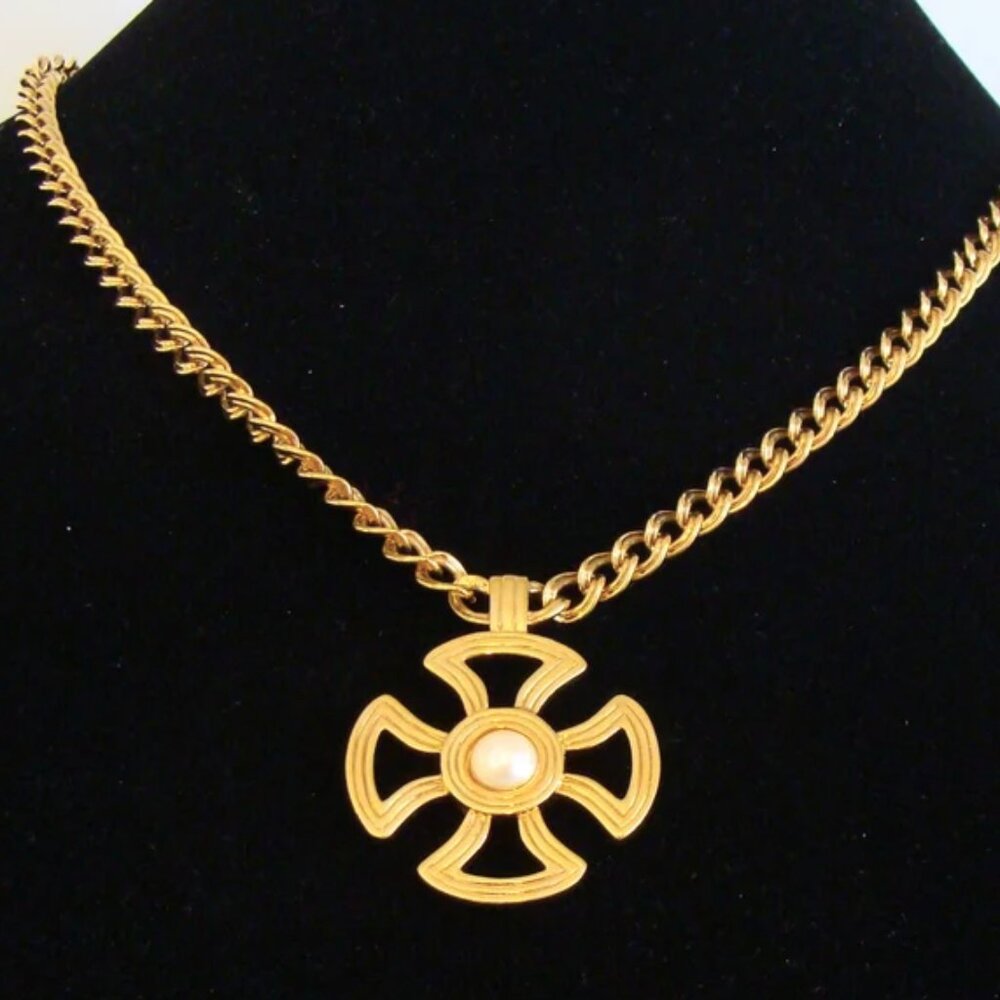 Vintage gold tone cross pendant necklace